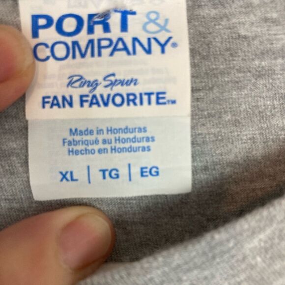 Adorable Cat and Dog Graphic T “In a World where You Can Be Anything Be Kind” - Picture 4 of 5